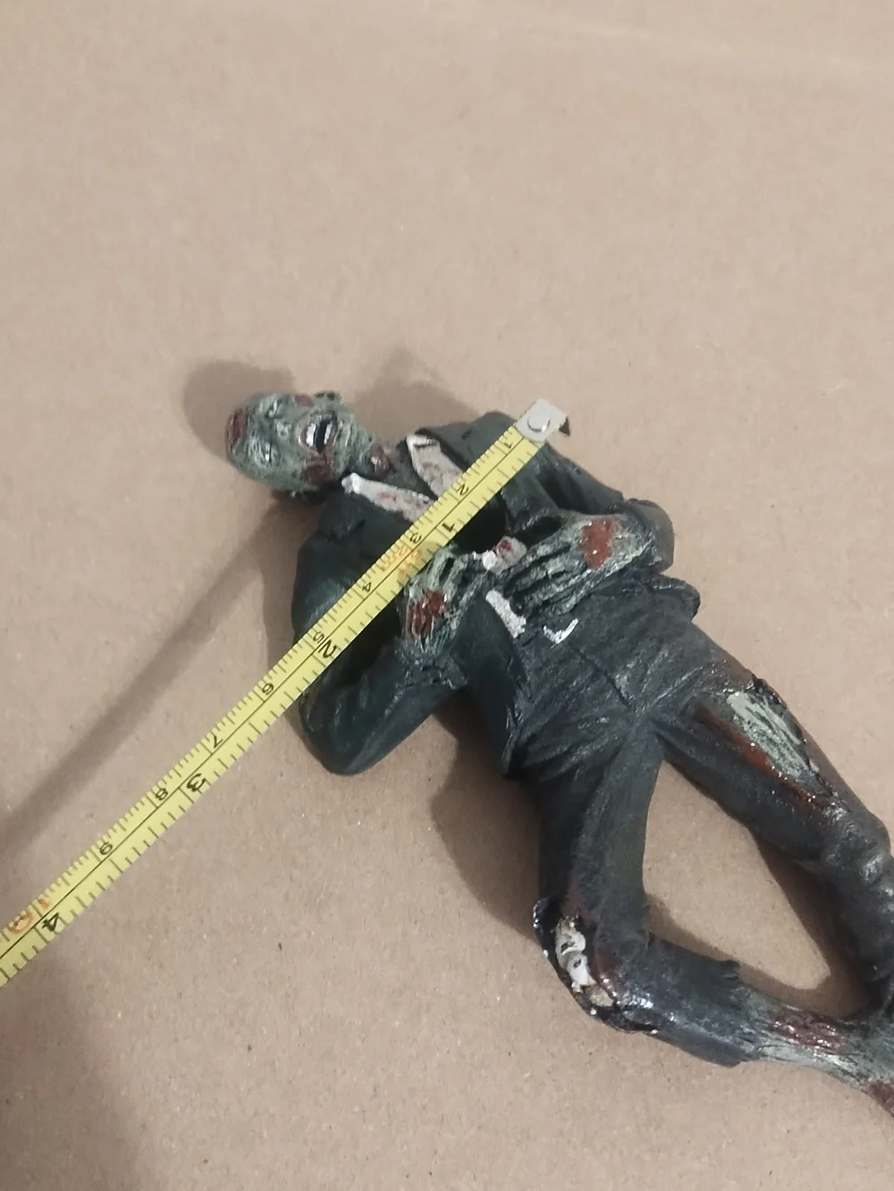 Amazing Gift Walking Dead Zombie Pen Holder Figurine 6.75
